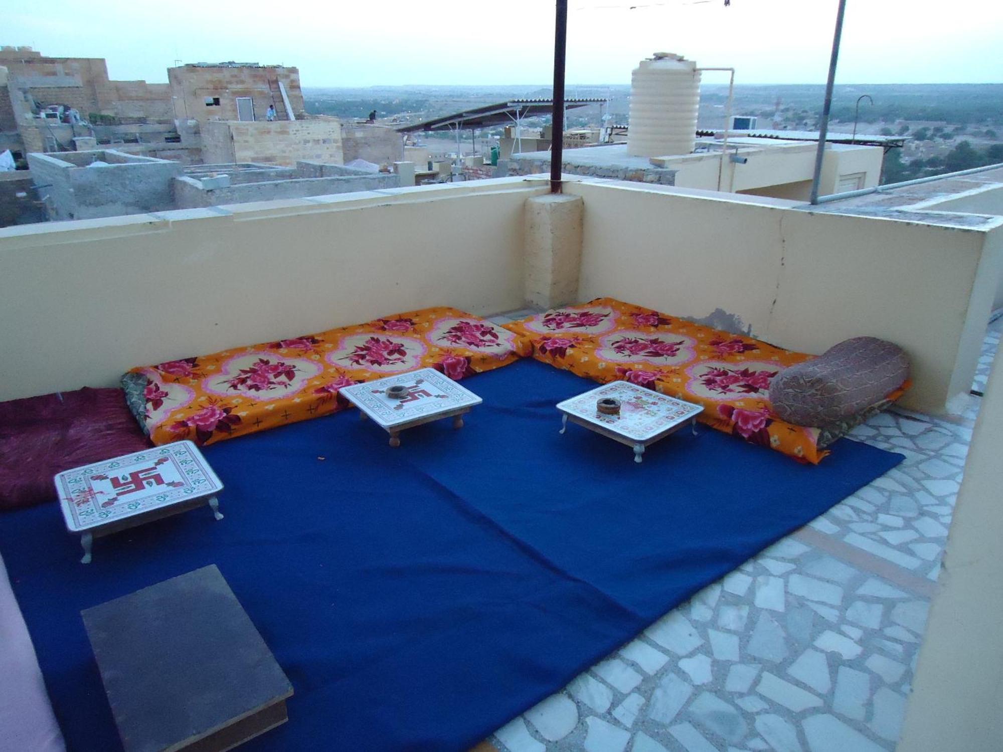 Ganesh Guest House Jaisalmer Buitenkant foto